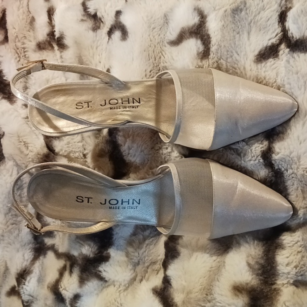 St John heels gold size 6 1/2